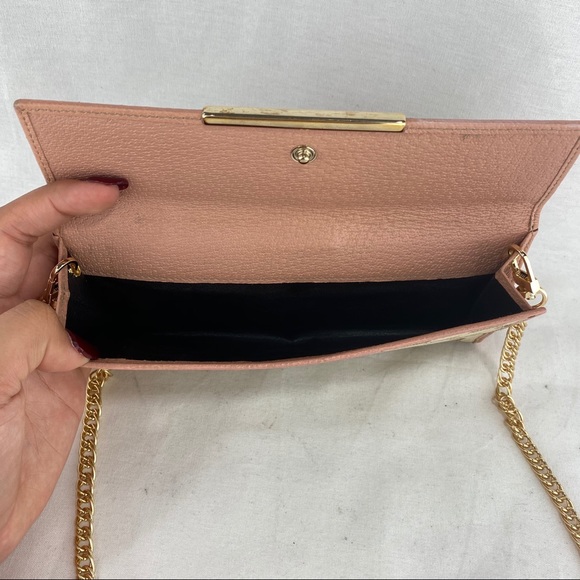 GUCCI GG Supreme Wallet on Chain - Picture 10 of 15